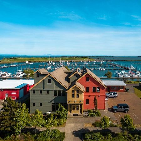 At The Helm Hotel Ilwaco المظهر الخارجي الصورة