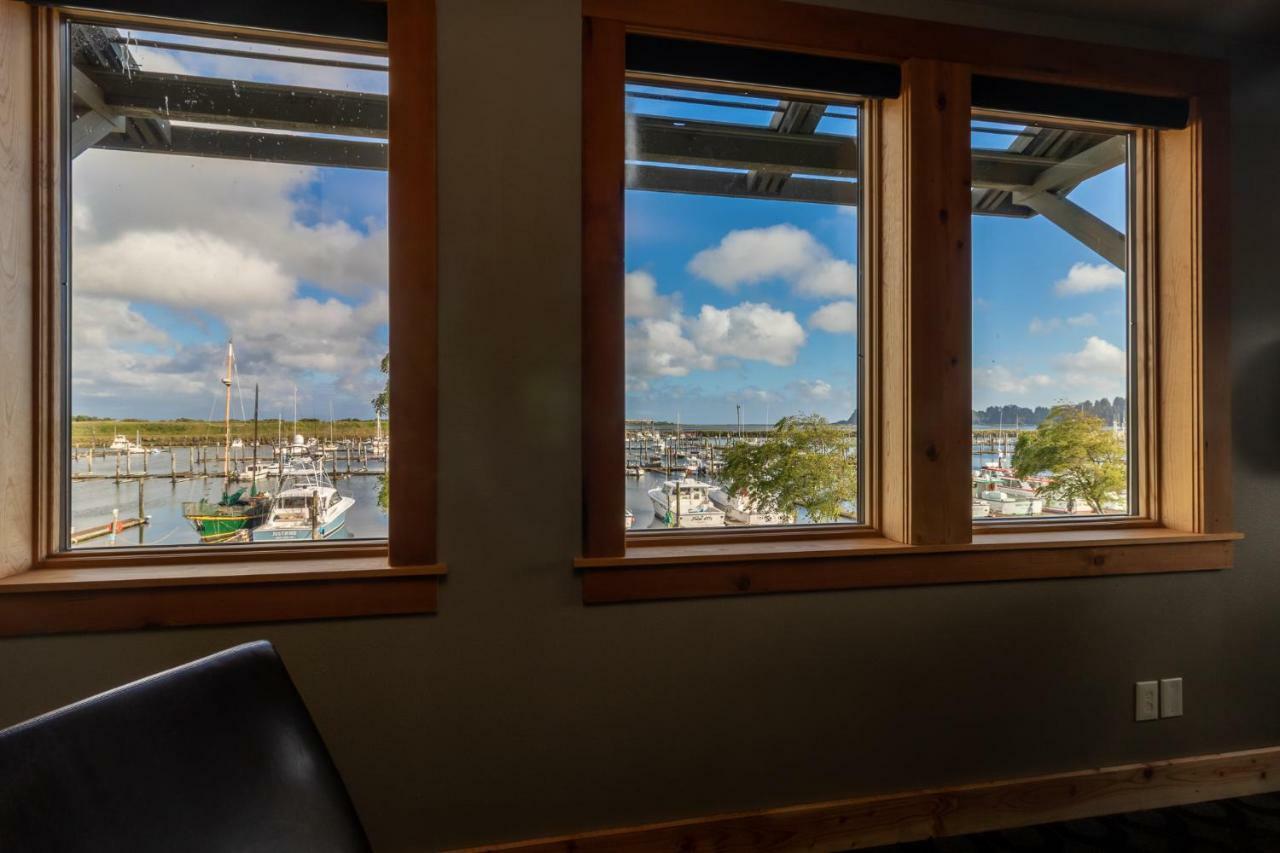 At The Helm Hotel Ilwaco المظهر الخارجي الصورة