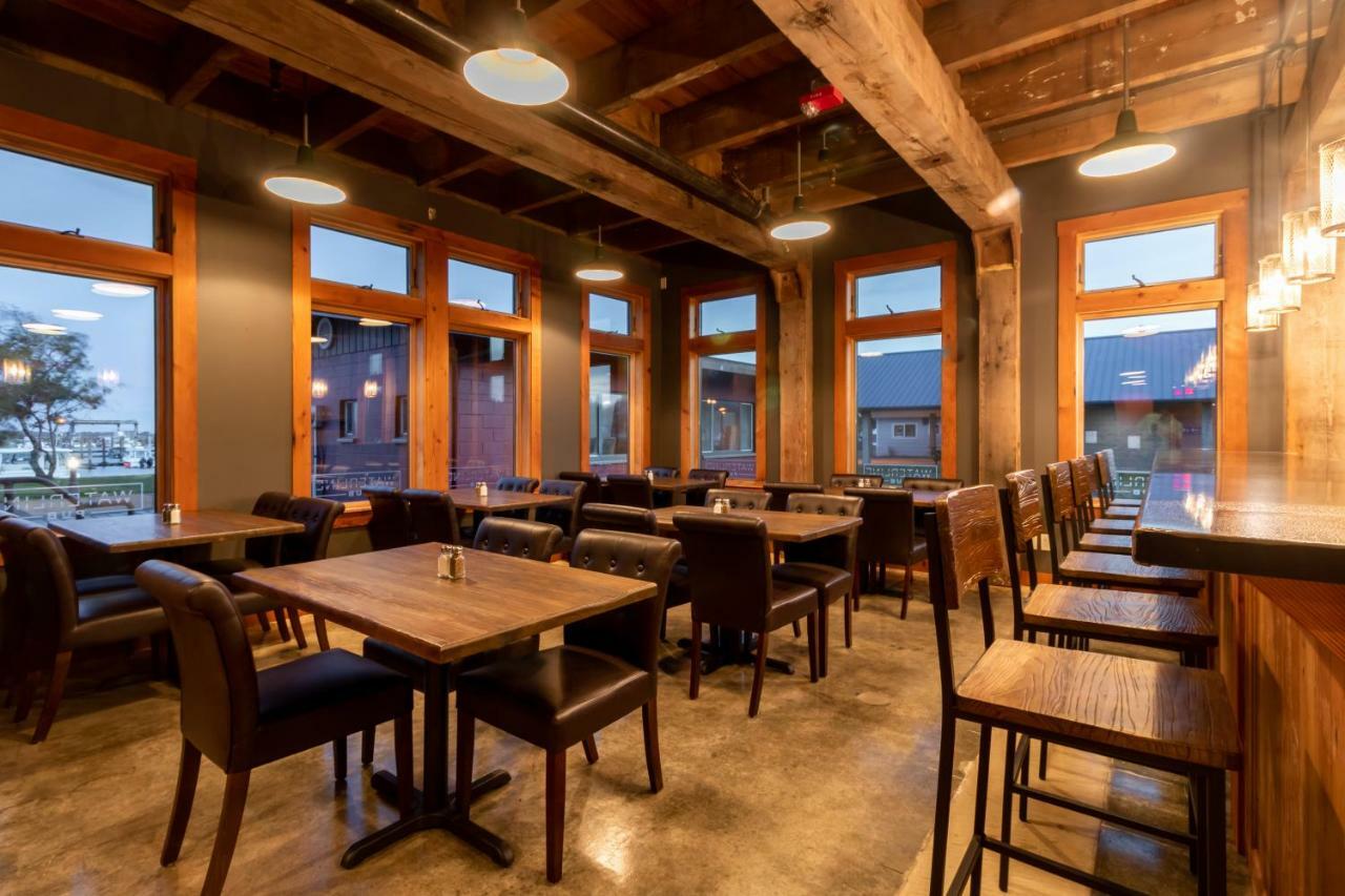 At The Helm Hotel Ilwaco المظهر الخارجي الصورة