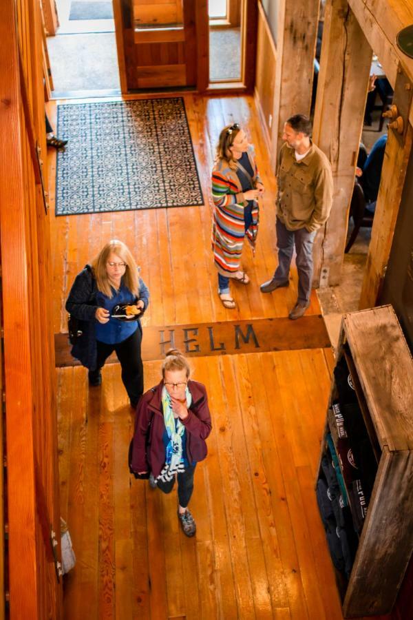 At The Helm Hotel Ilwaco المظهر الخارجي الصورة