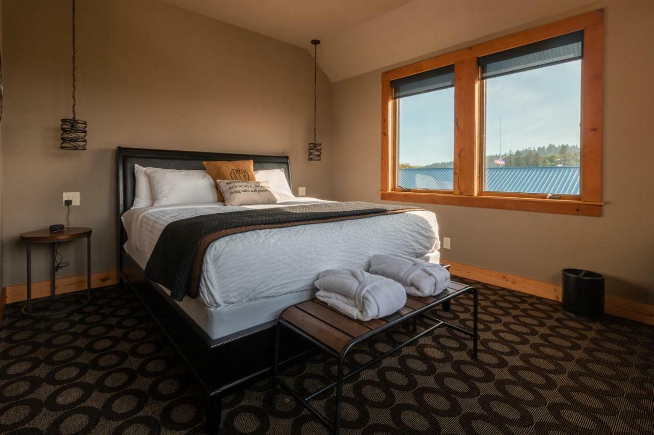 At The Helm Hotel Ilwaco الغرفة الصورة