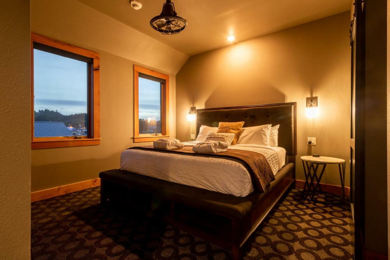 At The Helm Hotel Ilwaco الغرفة الصورة